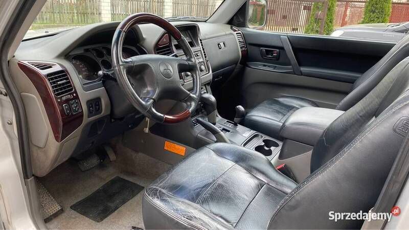 Używany Mitsubishi Pajero 2002 Srebrny SUV