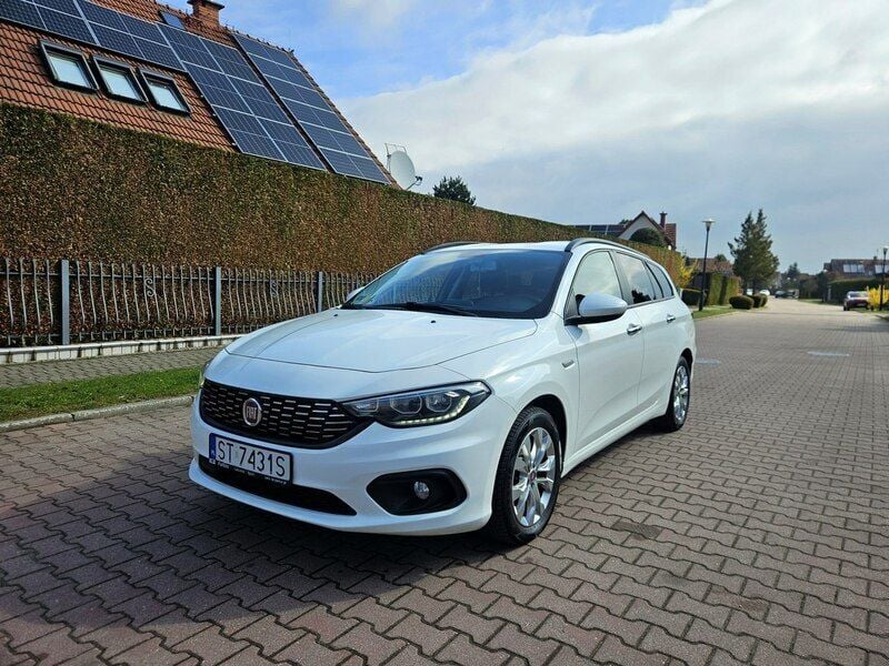 Biały (metalik) Używany 2020 Fiat Tipo Kombi | 44 900 zł (Uczciwa cena) - Obraz 1/4