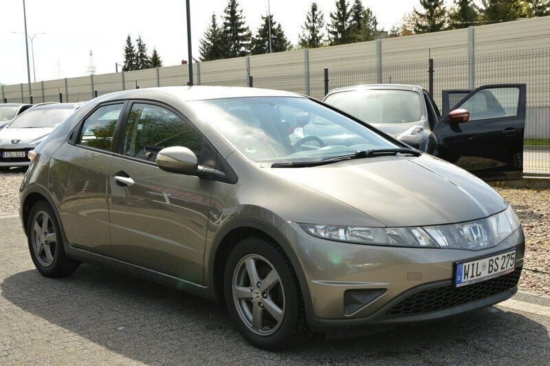 Inny kolor Używany 2006 Honda Civic Hatchback | 16 400 zł (Dość drogi) - Obraz 1/4