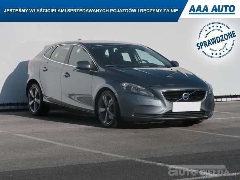 Szary Używany 2015 Volvo V40 | 37 999 zł (Uczciwa cena) - Obraz 1/4