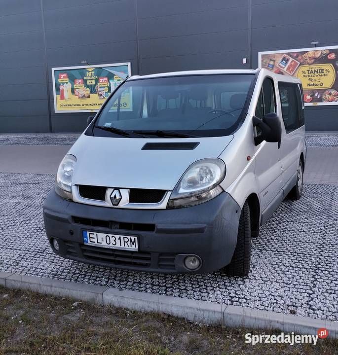 Srebrny Używany 2004 Renault Trafic Van | 28 000 zł (Uczciwa cena) - Obraz 1/4