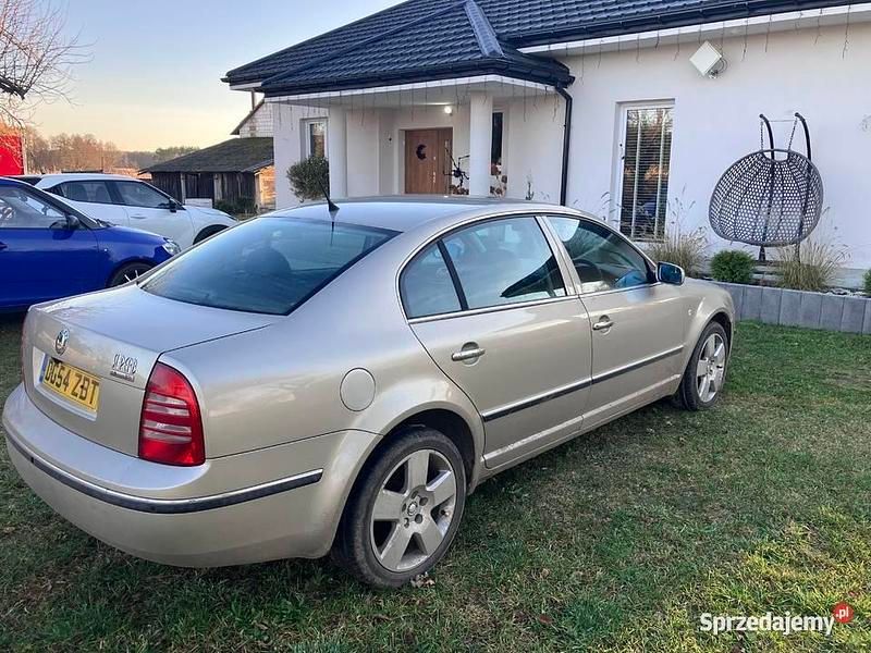 Używany 2005 Skoda Superb | 4500 zł (Super Cena) - Obraz 1/4