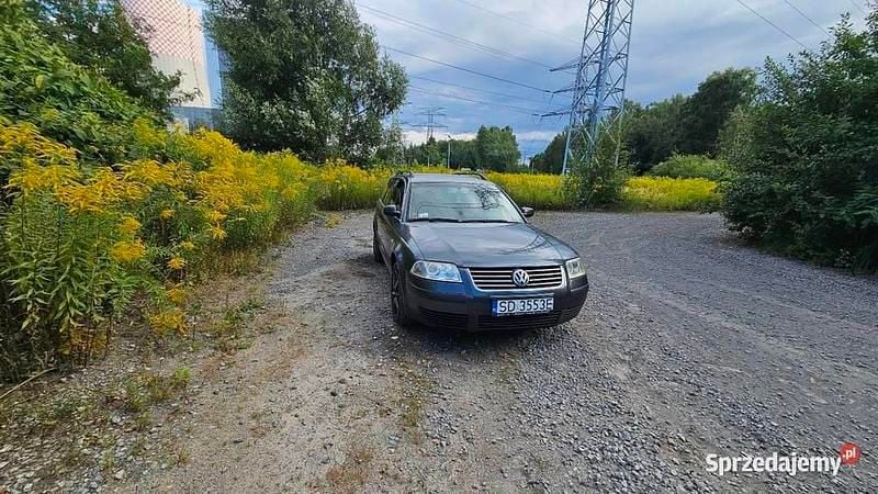 Szary Używany 2003 VW Passat Kombi | 5000 zł (Uczciwa cena) - Obraz 1/4
