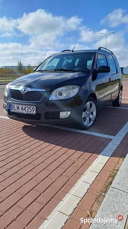 Używany Skoda Roomster Scout 2008 Czarny Kombi