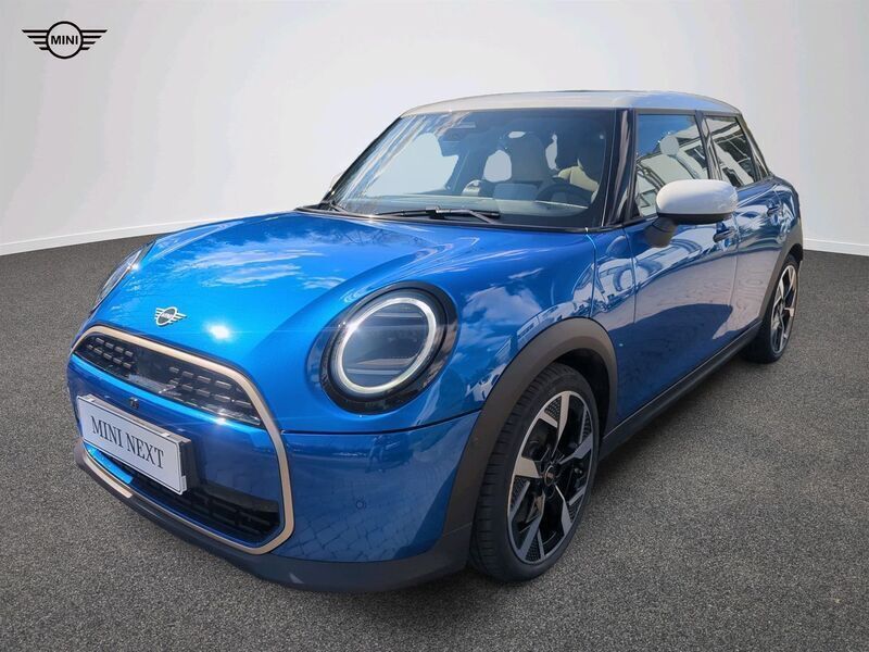 Icy sunshine blue metalizowany Używany 2024 Mini Cooper Hatchback | 135 900 zł - Obraz 1/4