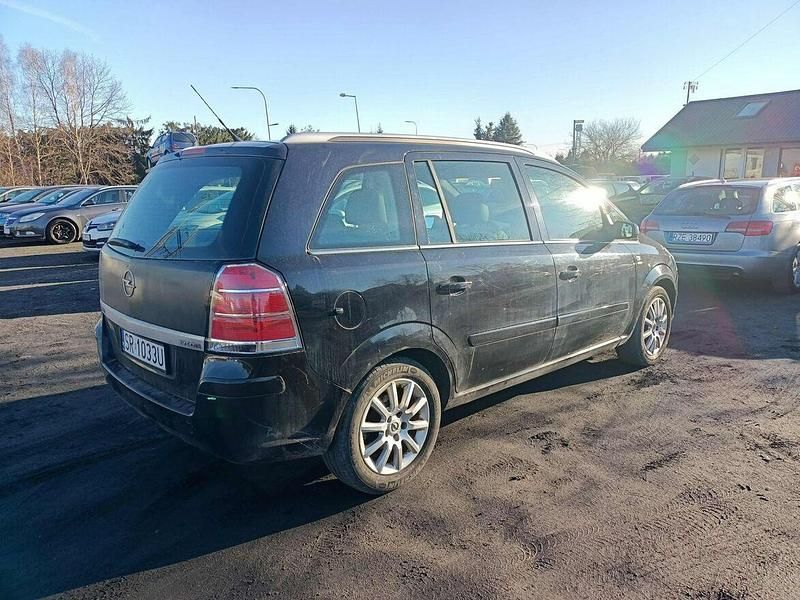 Używany Opel Zafira 2006 Czarny Minivan