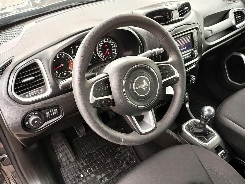 Używany Jeep Renegade Sport 120 KM (88 kW) 2021 Inny kolor SUV