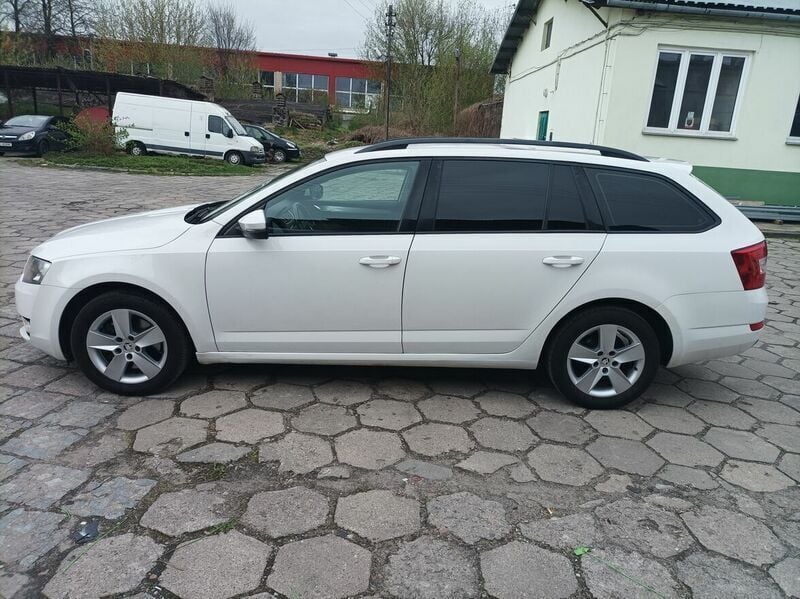 Używany Skoda Octavia 180 KM (132 kW) 2014 Biały Kombi