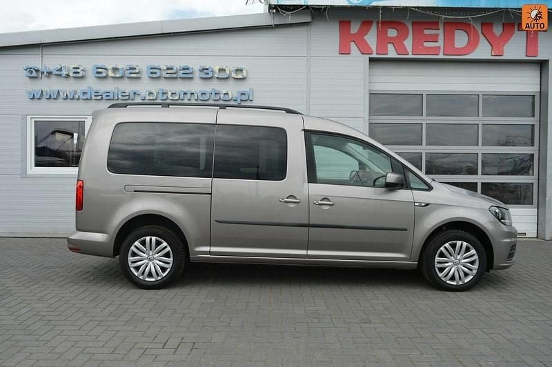 Szary (metalik) Używany 2019 VW Caddy Minivan | 54 700 zł (Uczciwa cena) - Obraz 1/4