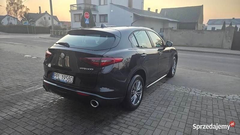 Używany Alfa Romeo Stelvio 280 KM (205 kW) 2019 Czarny SUV