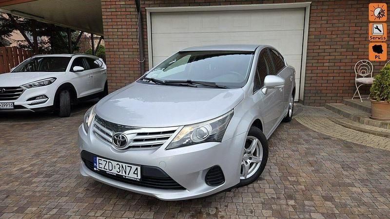 Srebrny Używany 2013 Toyota Avensis T2 Sedan/Limuzyna | 25 900 zł (Dobra cena) - Obraz 1/4