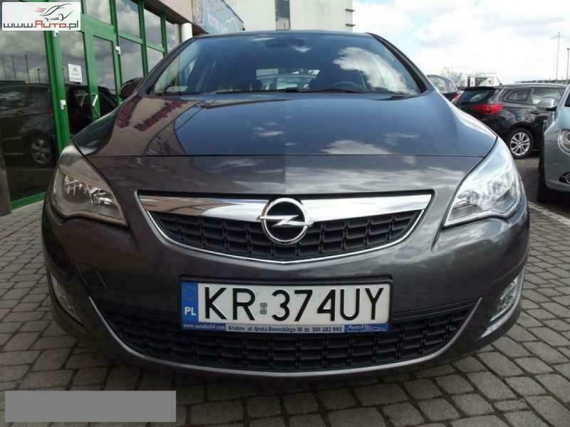 Używany Opel Astra Enjoy 110 KM (80 kW) 2010 Szary (metalik) Hatchback