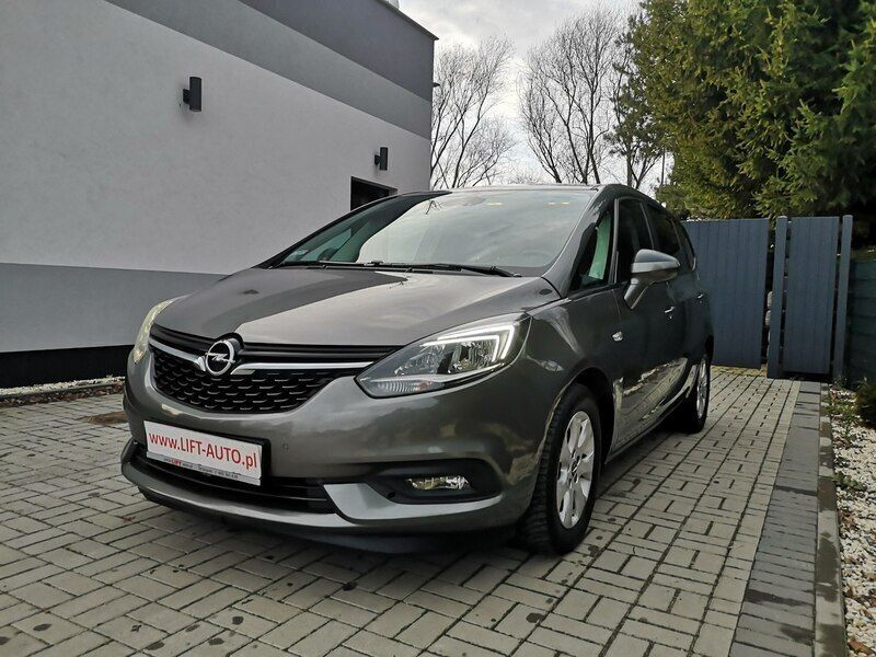 Brązowy Używany 2016 Opel Zafira Cosmo Minivan | 54 900 zł - Obraz 1/4