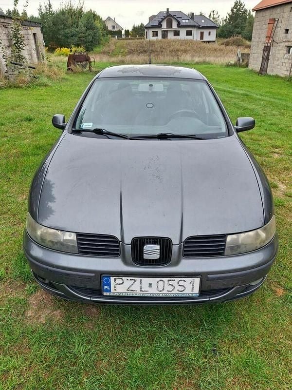 Szary Używany 2003 Seat Toledo Sedan/Limuzyna | 2800 zł (Uczciwa cena) - Obraz 1/4