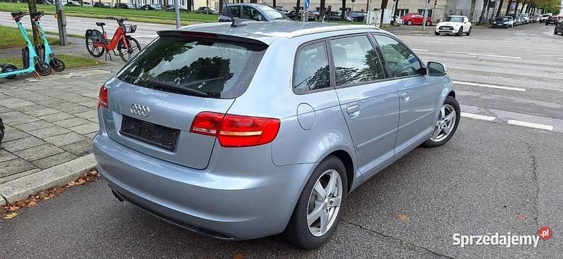 Używany Audi A3 Sportback 2011 Srebrny Hatchback
