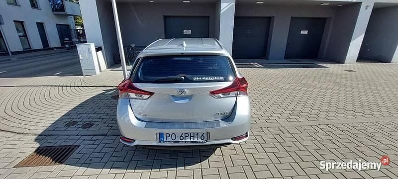 Srebrny Używany 2015 Toyota Auris Hatchback | 40 000 zł (Uczciwa cena) - Obraz 1/4