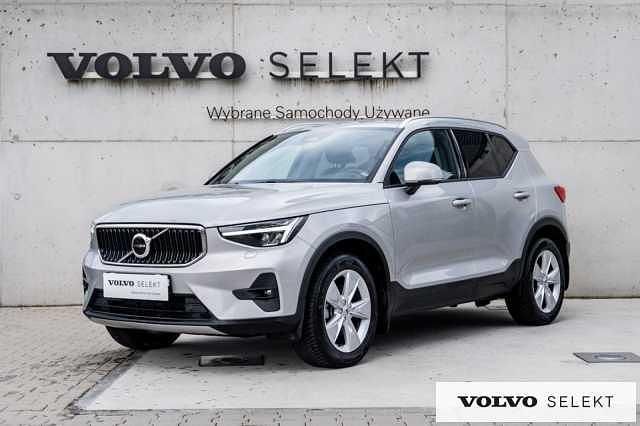 Srebrny Używany 2024 Volvo XC40 SUV | 149 900 zł (Uczciwa cena) - Obraz 1/3