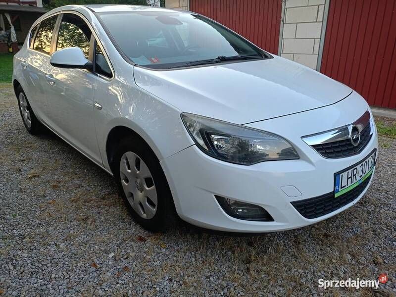 Biały Używany 2012 Opel Astra Hatchback | 16 700 zł - Obraz 1/4