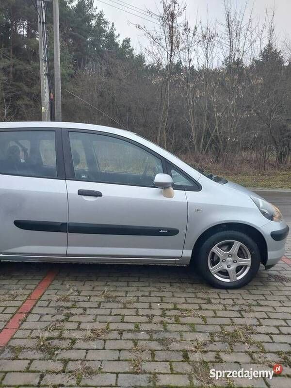 Używany Honda Jazz 2004 Srebrny Hatchback