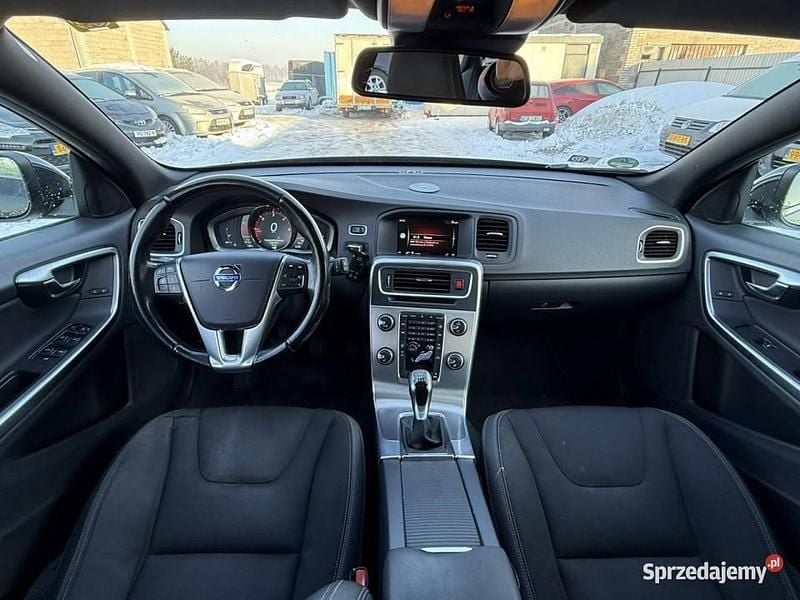 Używany Volvo V60 181 KM (133 kW) 2014 Inny (metalik) Kombi