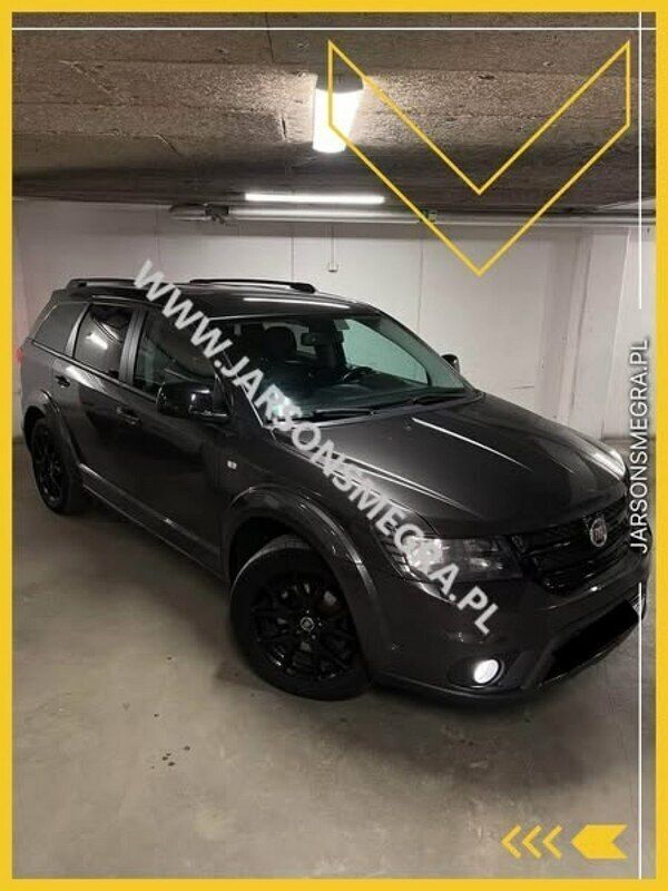 Szary Używany 2014 Fiat Freemont SUV | 41 300 zł (Dobra cena) - Obraz 1/4