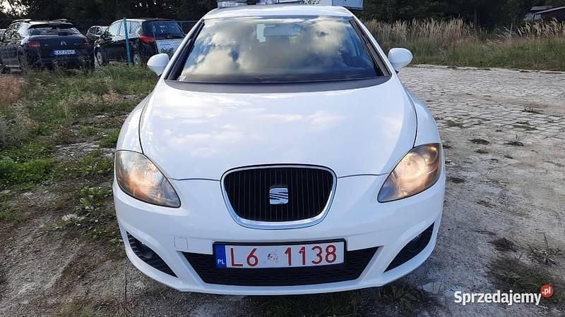 Biały Używany 2009 Seat Leon Hatchback | 12 900 zł (Dobra cena) - Obraz 1/4