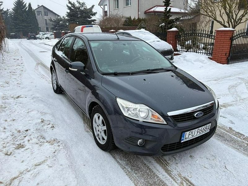Używany Ford Focus 100 KM (73 kW) 2009 Szary (metalik) Sedan/Limuzyna