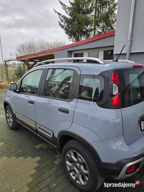 Używany Fiat Panda 4x4 2019 Srebrny Hatchback