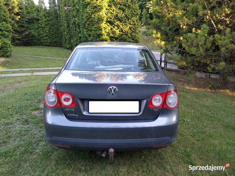 Używany VW Jetta 105 KM (77 kW) 2007 Szary Sedan/Limuzyna