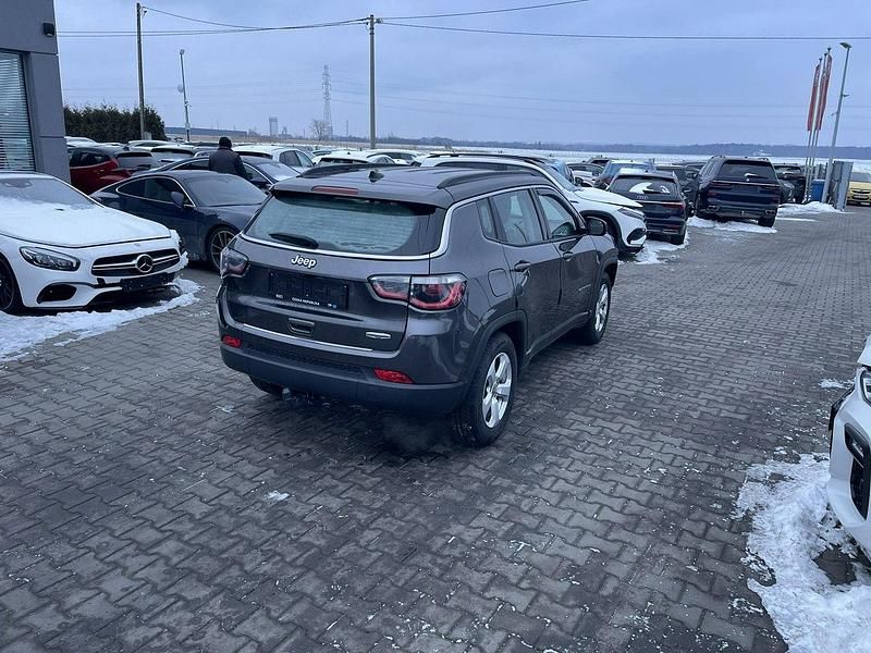 Używany Jeep Compass Longitude 140 KM (102 kW) 2019 Grafitowy (metalik) SUV