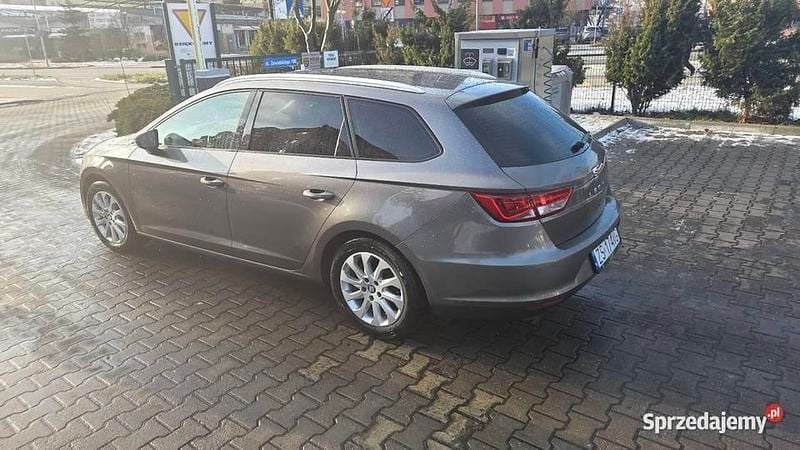 Używany Seat Leon 2016 Złoty Sedan/Limuzyna