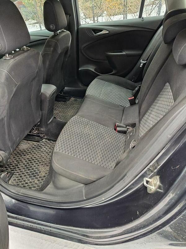 Używany Opel Astra Eco 2016 Czarny Kabriolet