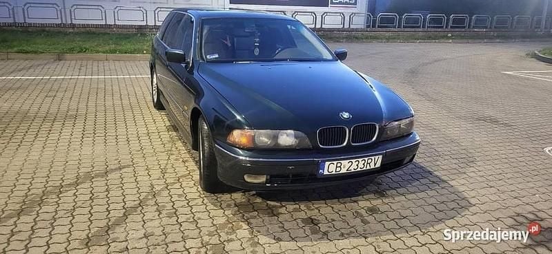 Zielony Używany 2000 BMW 523 Kombi | 3500 zł - Obraz 1/4