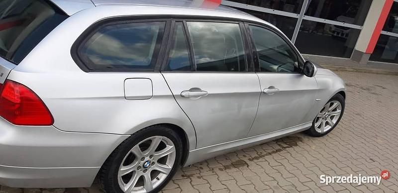 Używany BMW 320 177 KM (130 kW) 2009
