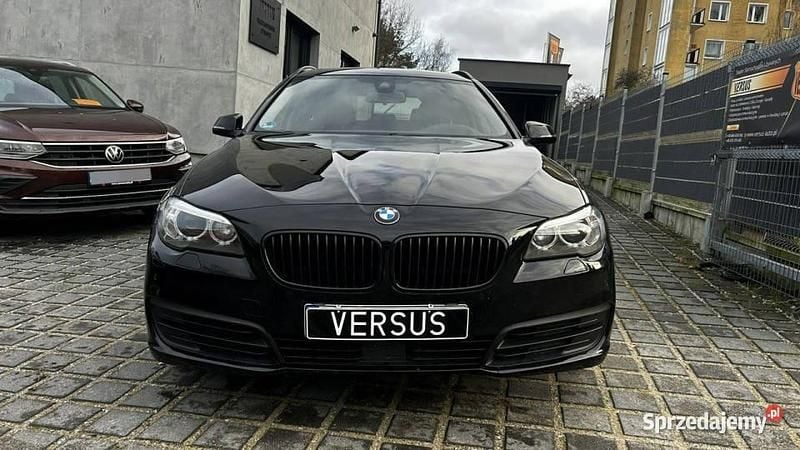 Czarny Używany 2014 BMW 520 Kombi | 62 000 zł (Dość drogi) - Obraz 1/4