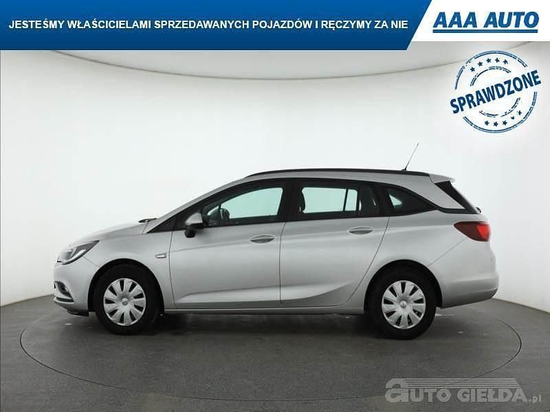 Używany Opel Astra 2018 Srebrny