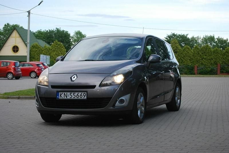 Brązowobeżowy Używany 2010 Renault Grand Scénic III Minivan | 15 999 zł (Uczciwa cena) - Obraz 1/4