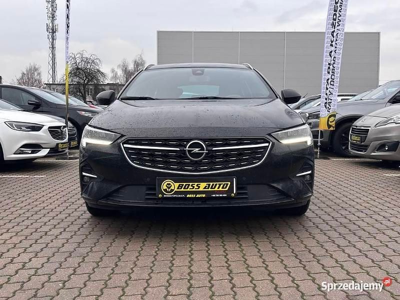 Czarny Używany 2020 Opel Insignia Kombi | 61 000 zł (Drogi) - Obraz 1/4