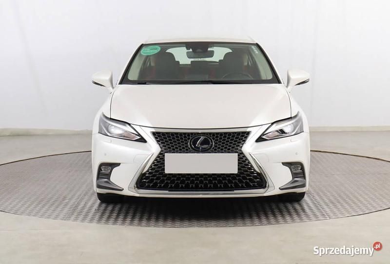 Biały Używany 2020 Lexus CT200h Hatchback | 87 999 zł (Uczciwa cena) - Obraz 1/4