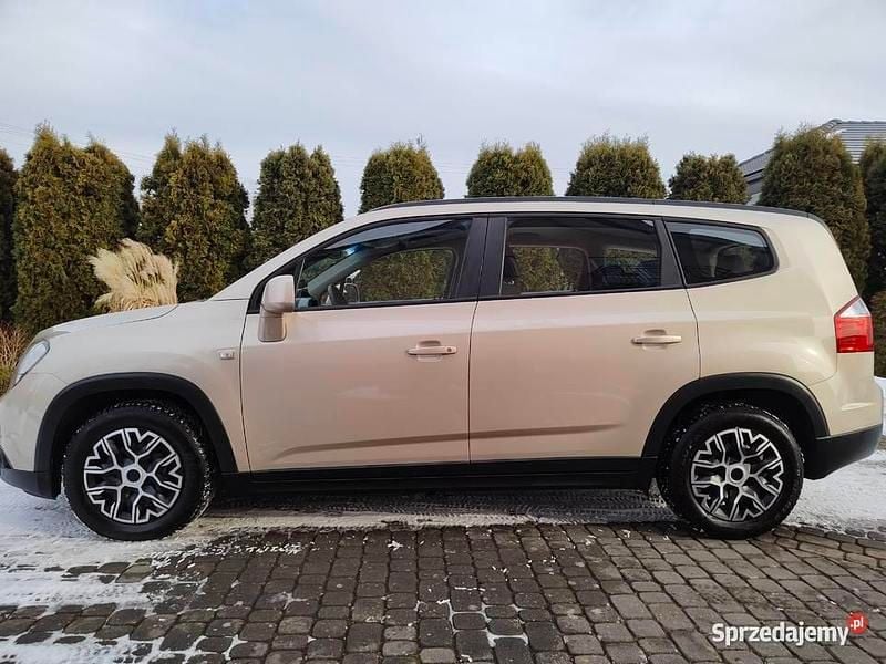 Używany Chevrolet Orlando 2011 Beżowy Minivan