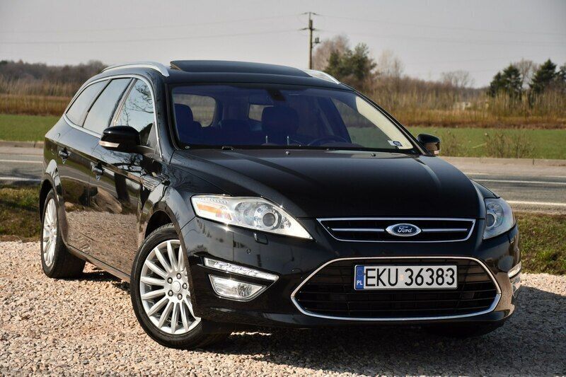 Używany Ford Mondeo 115 KM (84 kW) 2013 Czarny (metalik, perła) Kombi