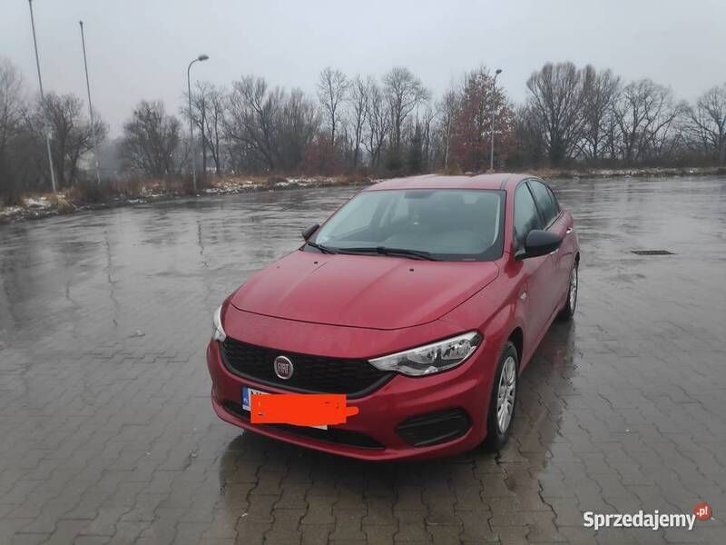 Czerwony Używany 2017 Fiat Tipo Sedan/Limuzyna | 22 000 zł (Dobra cena) - Obraz 1/4