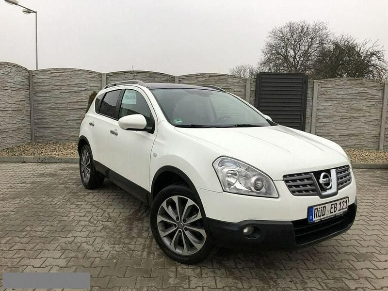 Biały Używany 2010 Nissan Qashqai SUV | 23 900 zł (Dobra cena) - Obraz 1/4