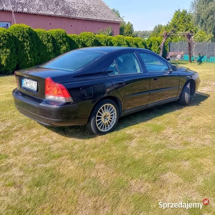 Czarny Używany 2004 Volvo S60 Sedan/Limuzyna | 11 000 zł (Uczciwa cena) - Obraz 1/4