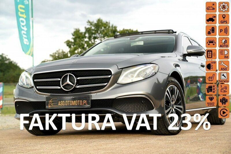 Szary (metalik) Używany 2019 Mercedes E220 Sedan/Limuzyna | 129 024 zł (Drogi) - Obraz 1/4