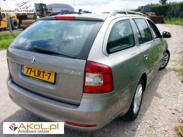 Używany Skoda Octavia 105 KM (77 kW) 2010 Brązowy Sedan/Limuzyna