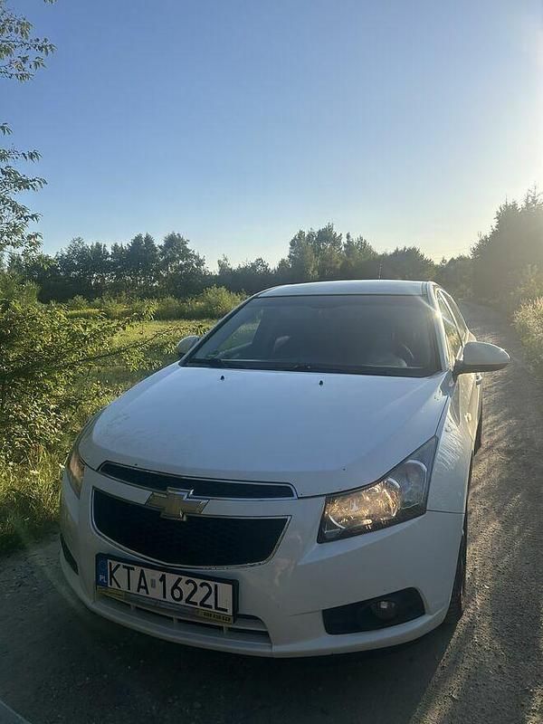 Biały Używany 2012 Chevrolet Cruze Hatchback | 19 900 zł - Obraz 1/4