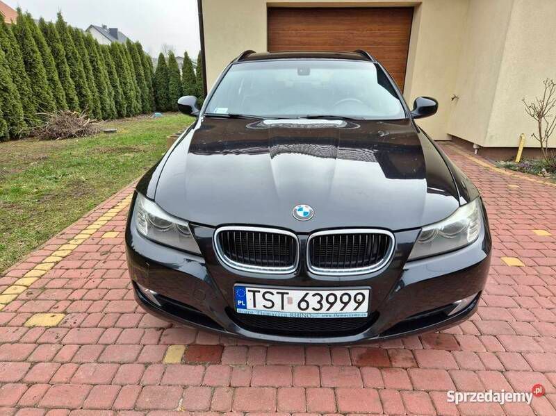 Czarny Używany 2011 BMW 318 Kombi | 31 000 zł (Drogi) - Obraz 1/4