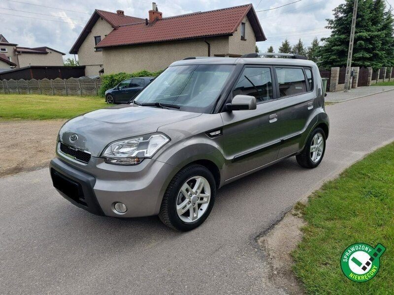 Szary (metalik) Używany 2010 Kia Soul 2 SUV | 19 800 zł (Uczciwa cena) - Obraz 1/4