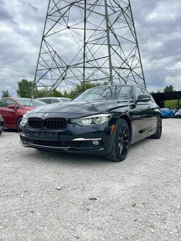 Biały Używany 2017 BMW 330 Luxury Line Sedan/Limuzyna | 71 000 zł (Super Cena) - Obraz 1/4